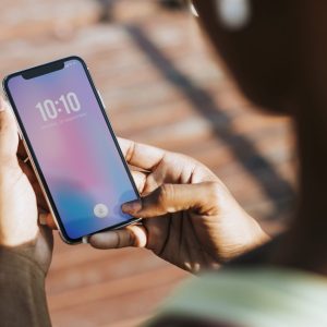 1 cover iPhone omaggio