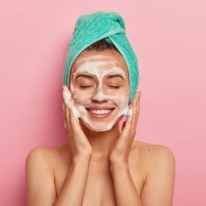 1 kit scrub corpo e maschera viso in omaggio